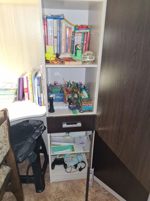 Детский уголок кровать стол шкаф