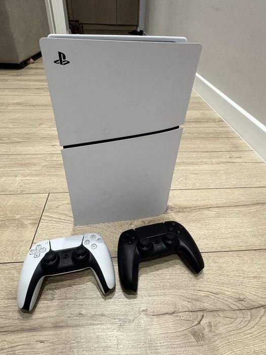 SonyPlaystion 5 продам, на гарантии + куча игр