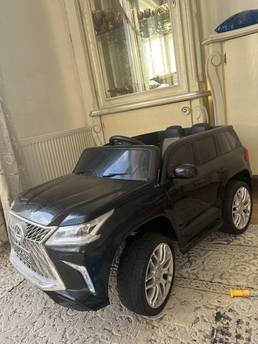 Электромобили Lexus