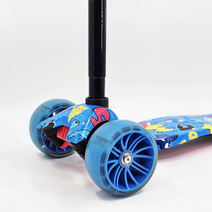 Детска триколка тротинетка синьо / многоцветно с 3 светещи колела