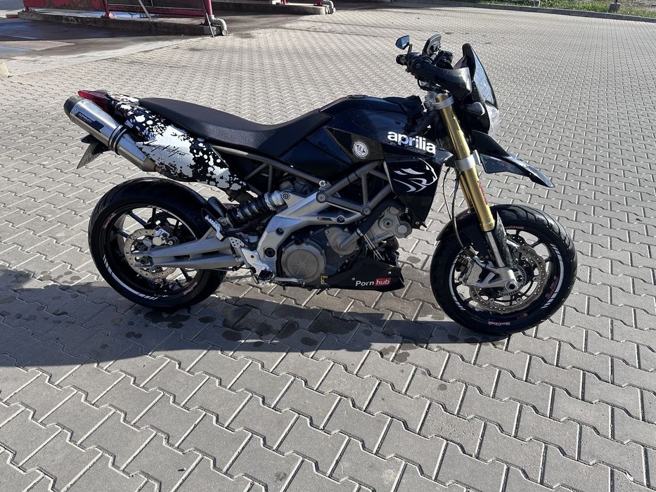 Aprilia Dorsoduro 750 super moto