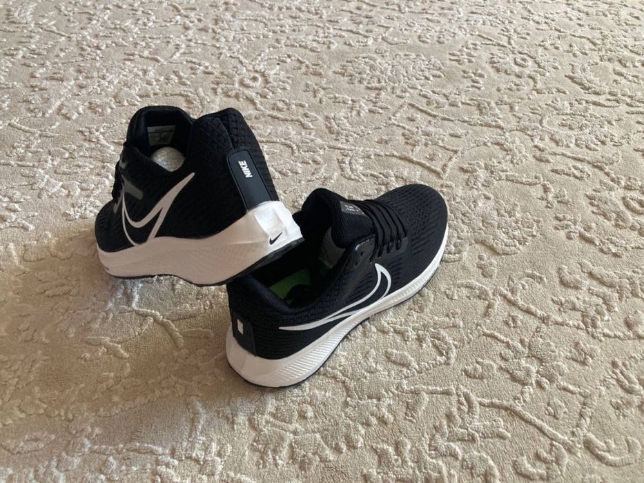 Кроссовка nike             .