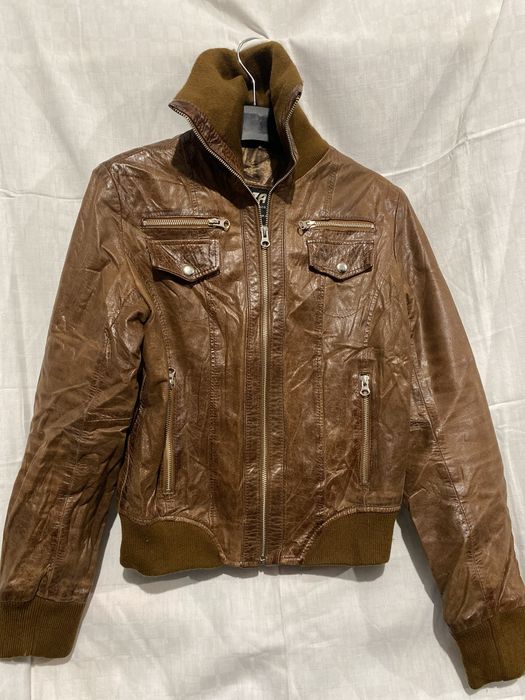 Geaca din piele naturala