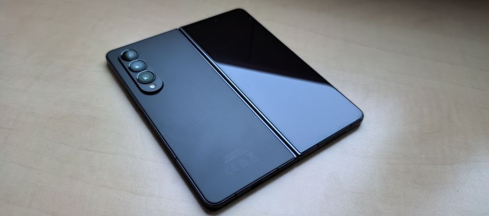 Samsung Galaxy Z Fold 4_512GB_12GB Ram_120HZ / DISPLAYURI DEFECTE