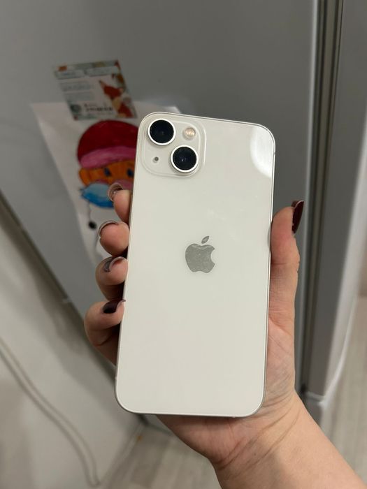 Продам айфон 13 в белом цвете
