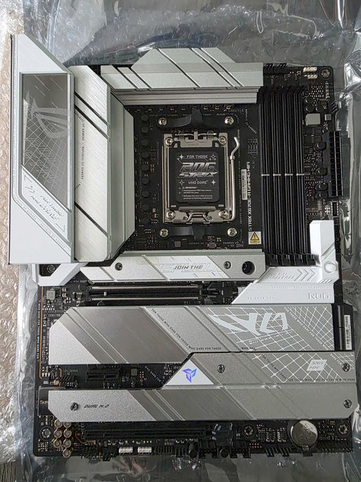 ASUS STRIX X670E-A - Placă de bază AMD AM5
