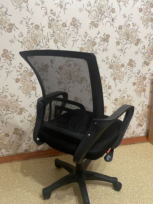 Продам офисное кресло