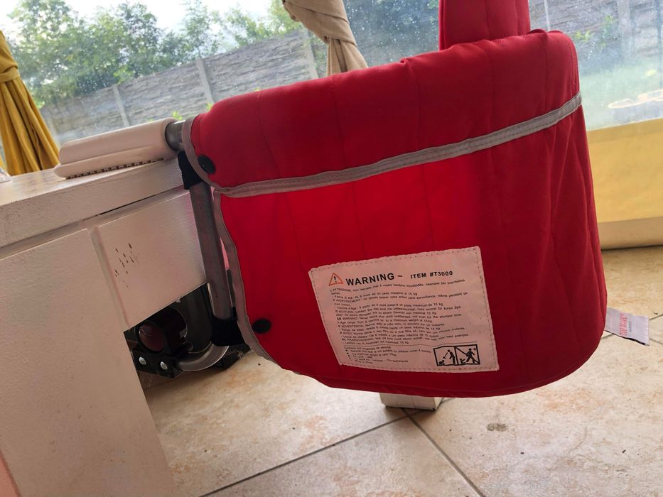 Scaun de atasat la masa