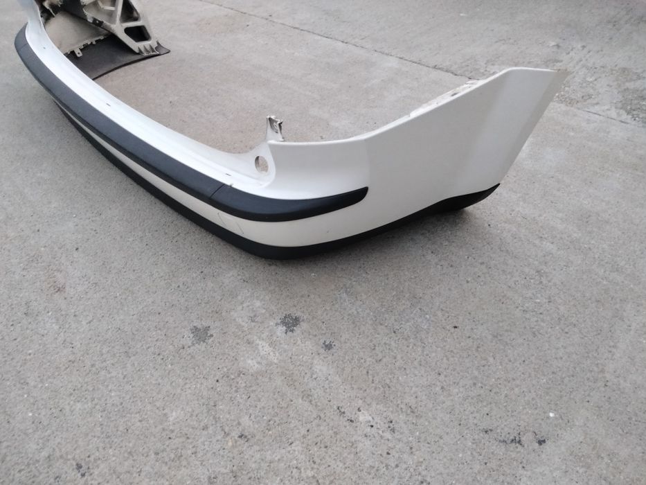 Bară spate Ford focus 2 1, 6 tdci culoare alb și gri