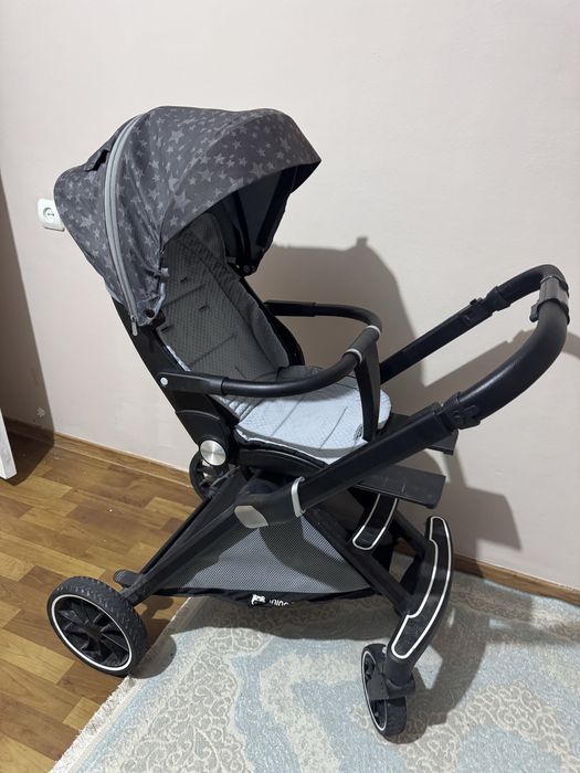 Продам коляску ining baby