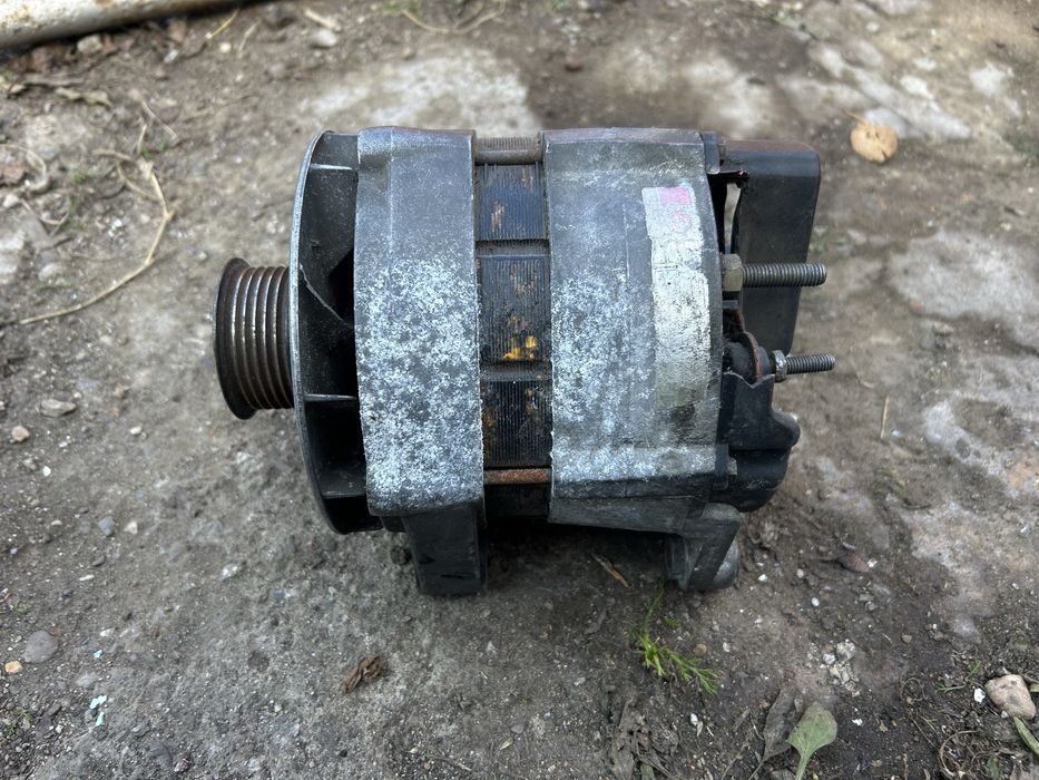 Продам кпп и генератор на бмв