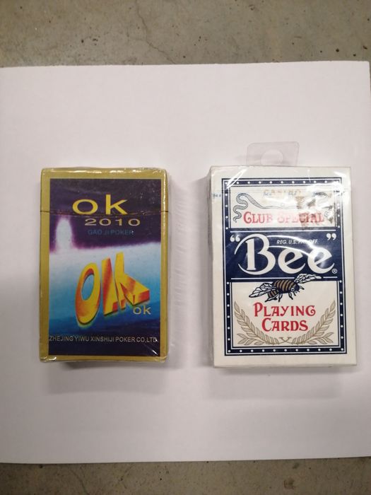 Карти за игра в кутии