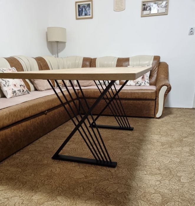 Masā nouā din pal cu picioare din metal