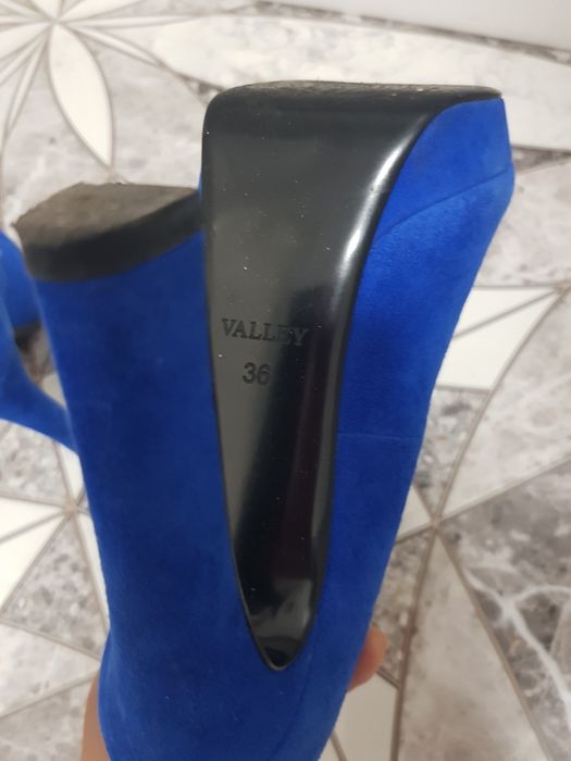 Туфли на высоком каблуке