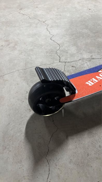 Trotineta pliabila cu cric