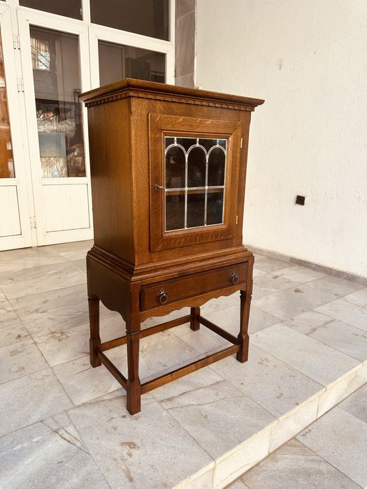 Дъбов шкаф/витрина с оловно стъкло от 70-те