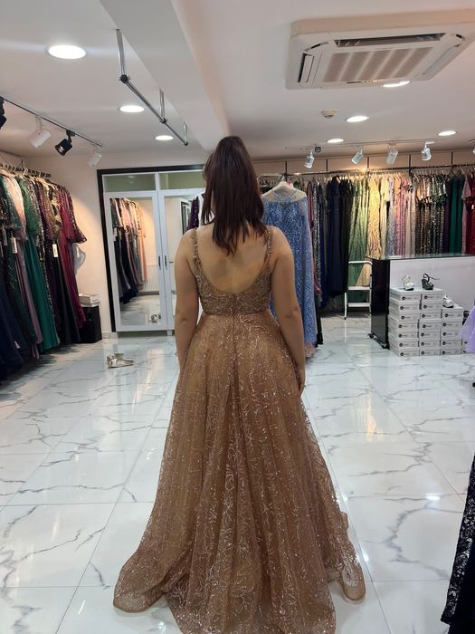 Официална рокля в отлично състояние