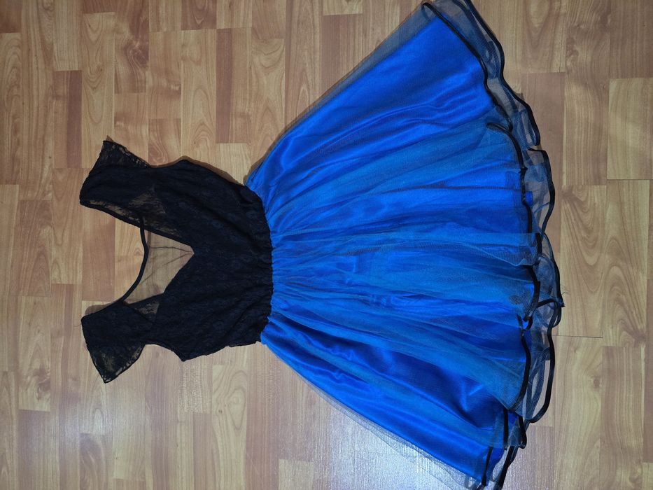 Bluze,pantaloni, rochi damă