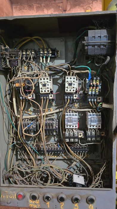 Электрик. Услуги электрика.