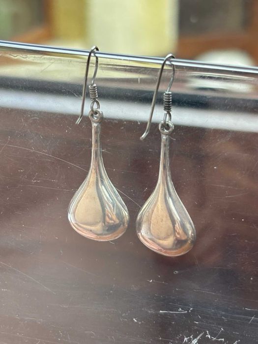 Două perechi de cercei/argint 925/modele, gramaje și prețuri diferite.