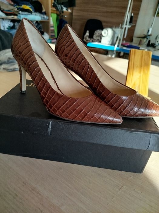 Продам вечерние туфли