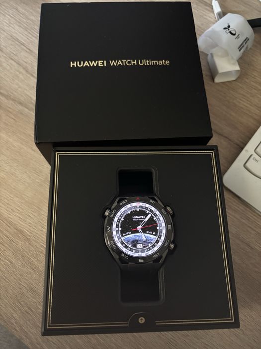 Часовник HUAWEI WATCH Ultimate