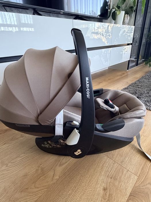Количка и столче за кола Maxi-Cosi