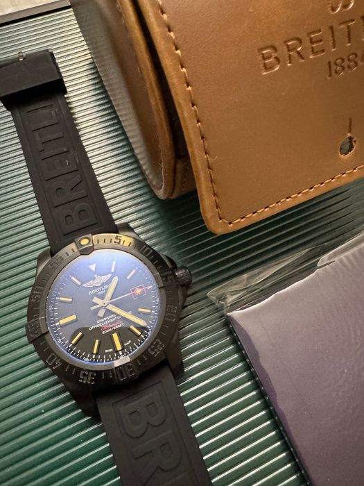 Breitling Avenger “Black Bird” 44mm