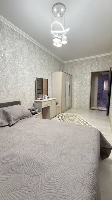Феруза Продается квартира 2/4/4 балкон 1.5х6