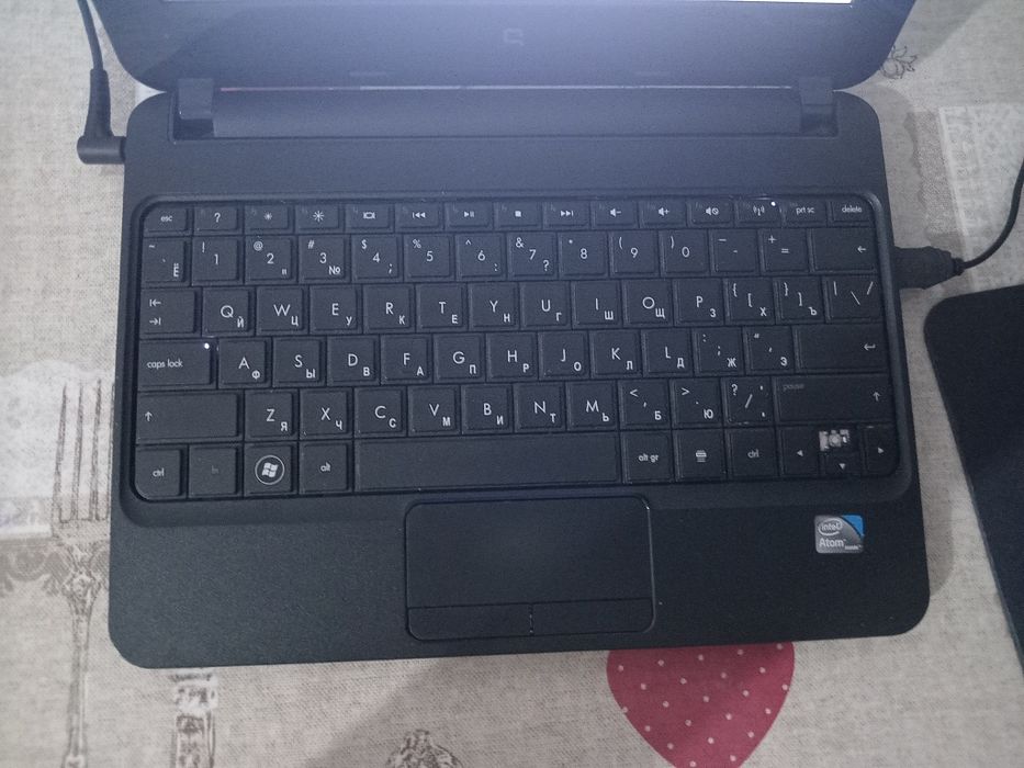 Ноутбук Compaq mini