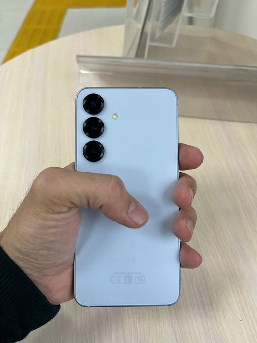 Продам Самсунг S25 5G