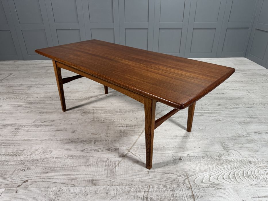 Разтегателна холна маса с повдигане от 60-те К064