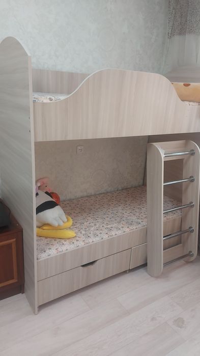 Продам кравать с матрасоми