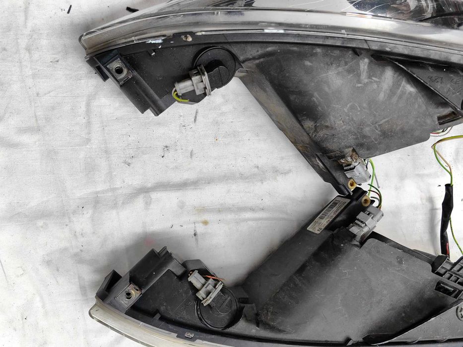 Оригинални фарове Пежо  Peugeot 206 Feis