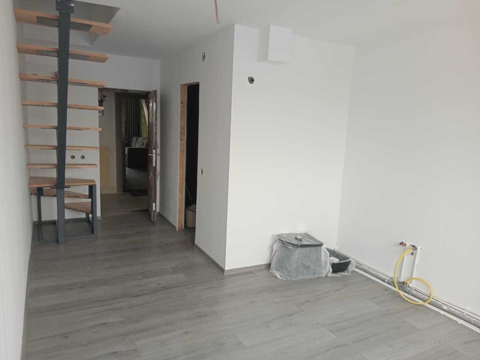 Vând apartament cu două dormitoare