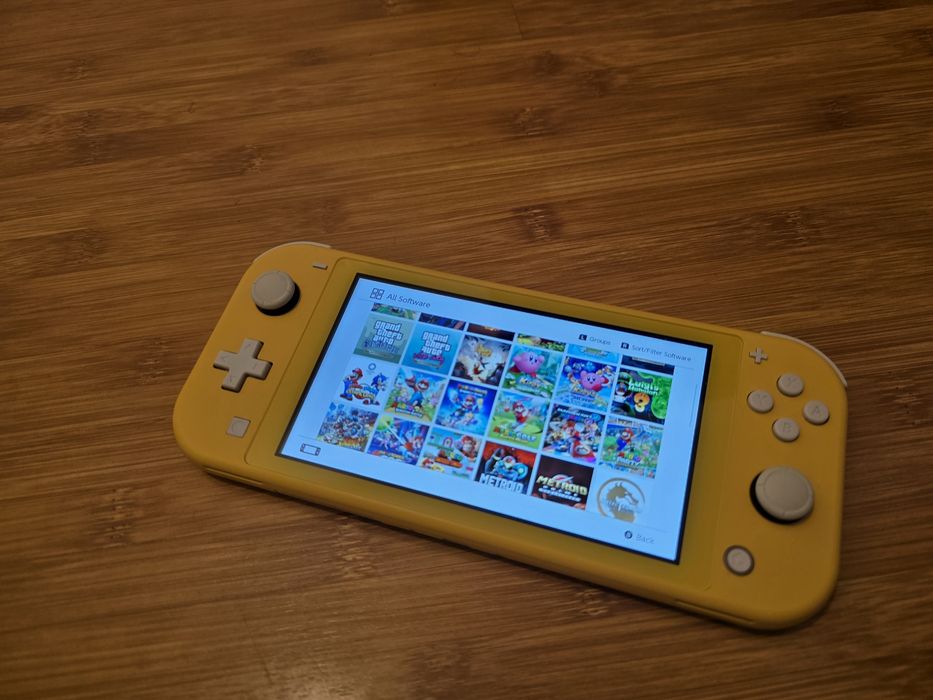 Consola Nintendo Switch Lite modata, card 512GB inclus, jocuri
