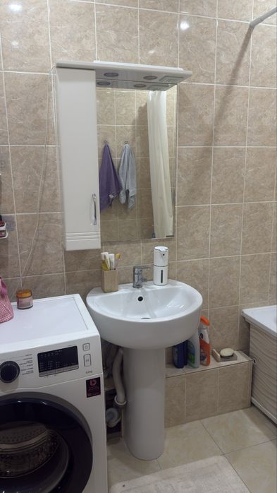 Раковина и зеркало