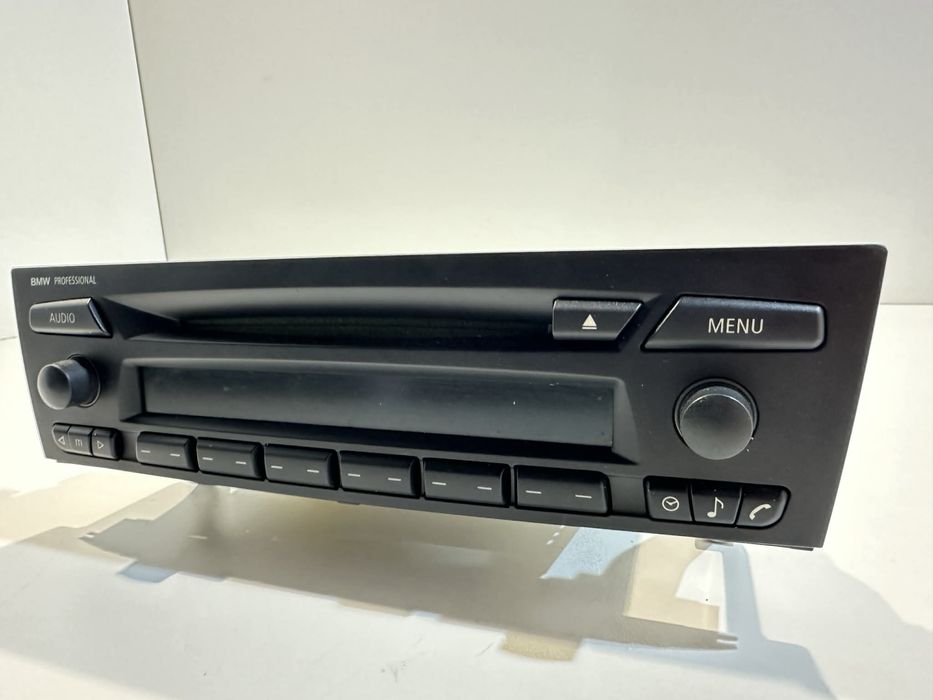 Продаваме радио CD за БМВ Е90 Е91 Е92 Е93 Е87