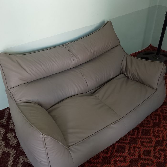 Yengil bag'ining divan, ikki kishilik