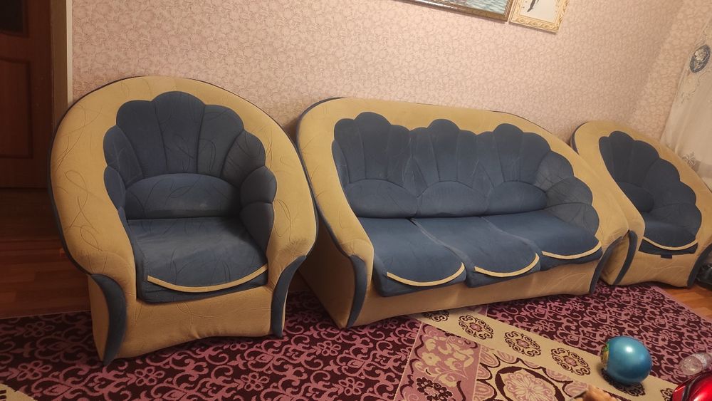 Диван с креслами