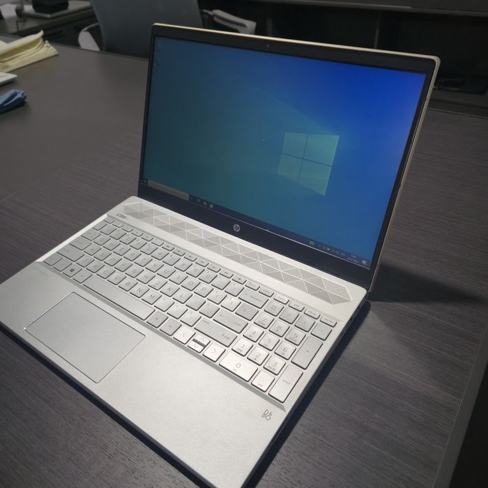 HP Ryzen 3 3300U SSD 256/16 GB