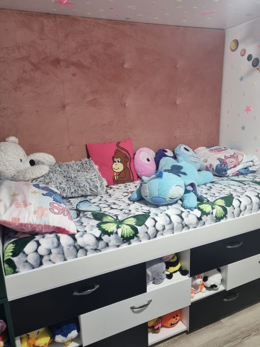 Vand mobila dormitor facuta pe comanda