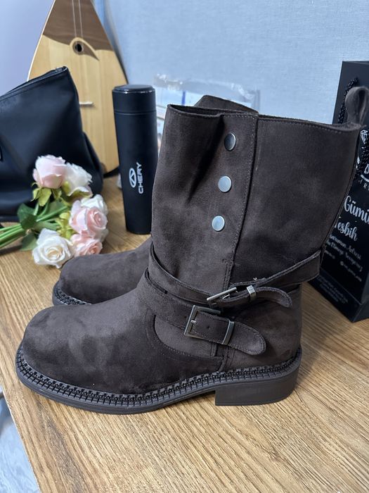 Продам осенне-весенние ботинки