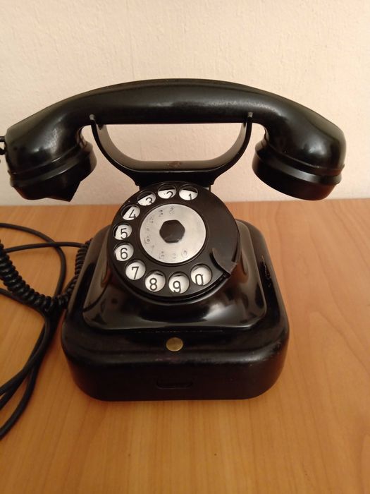 Домашен телефон немски