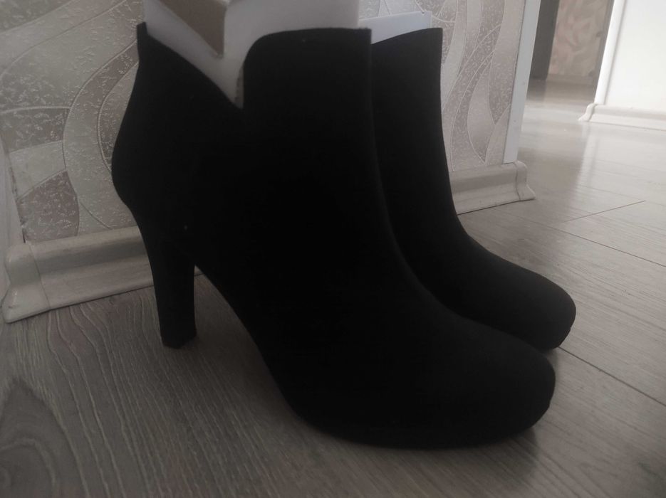 Черни Боти Tamaris