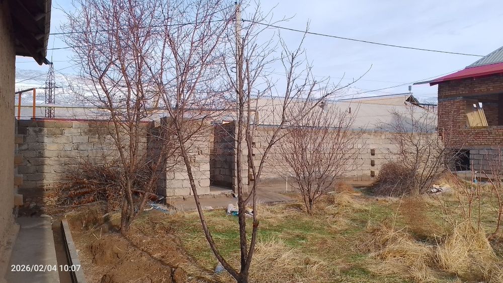 Уй сотилади. Бойсун Мустакиллик махалла махалласида. Электросетдан кир