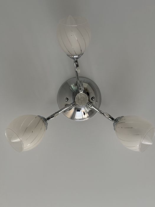 Продам люстры все в рабочем состоянии