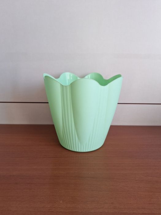 Продам пластиковые горшки