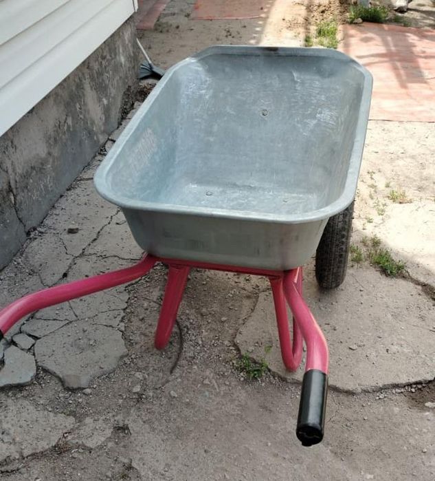 Продам тачку строительную