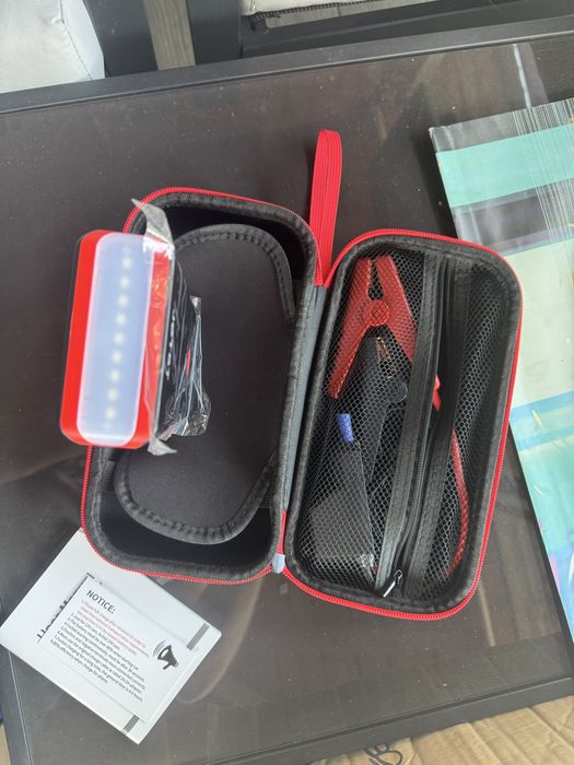 Starter robot jumper pornire auto  portabil 12 v